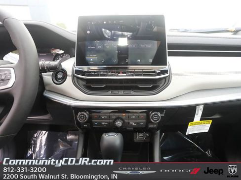 New 2025 Jeep Compass Limited w/ Sun & Sound Group image 14