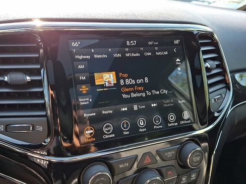 Used 2020 Jeep Grand Cherokee Trailhawk w/ Trailhawk Luxury Group AWD/4WD image 20