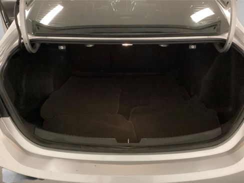 Used 2021 Chevrolet Malibu Premier FWD image 12