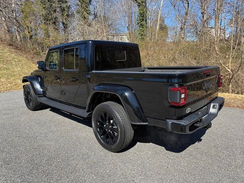 Used 2022 Jeep Gladiator Overland image 9