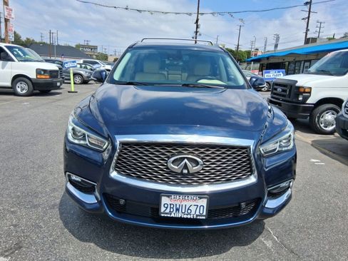 Used 2017 INFINITI QX60 FWD w/ Deluxe Technology Package image 2