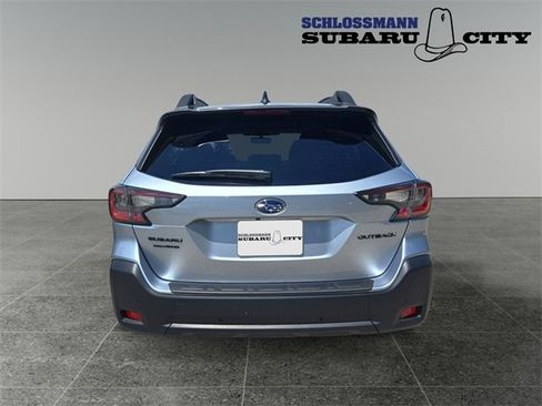 Certified 2025 Subaru Outback Onyx Edition image 8