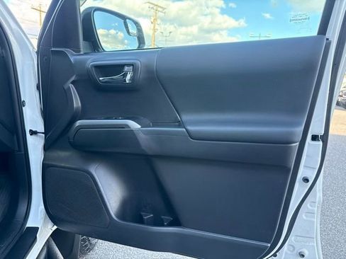 Used 2023 Toyota Tacoma TRD Off-Road w/ Technology Package image 40