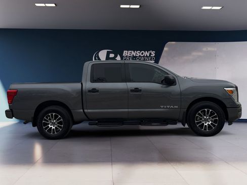 Used 2024 Nissan Titan SV w/ SV Convenience Package image 6