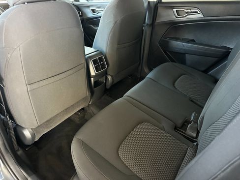 Used 2025 Kia Sportage LX AWD/4WD image 11
