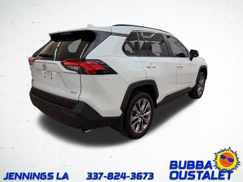 Used 2019 Toyota RAV4 XLE Premium image 5