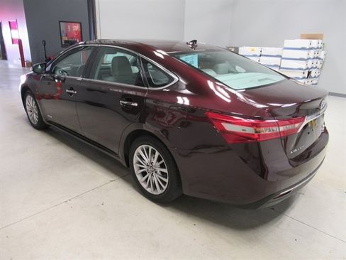 Used 2017 Toyota Avalon Limited image 5