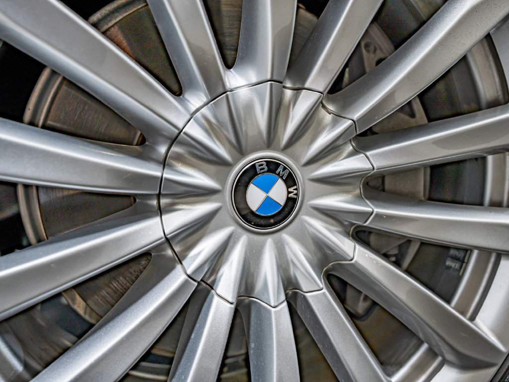 Used 2016 BMW 740i RWD image 11