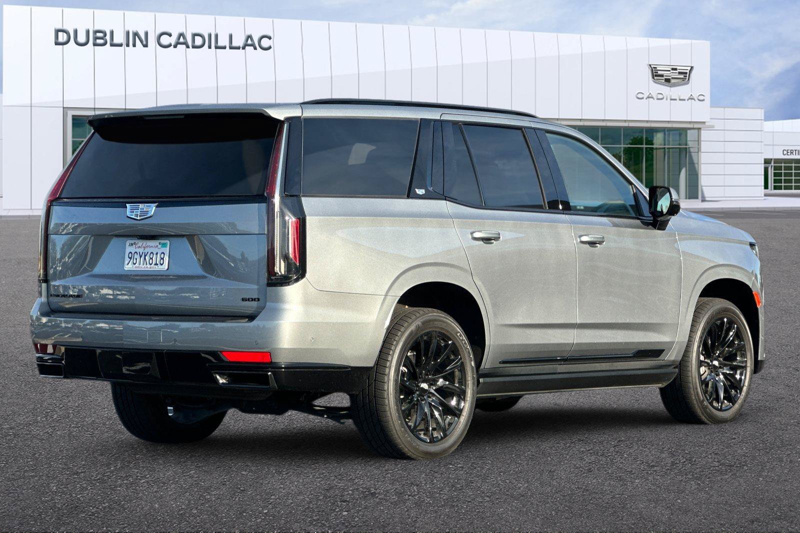 Used 2023 Cadillac Escalade Sport Platinum w/ LPO, ONYX Package AWD/4WD image 4