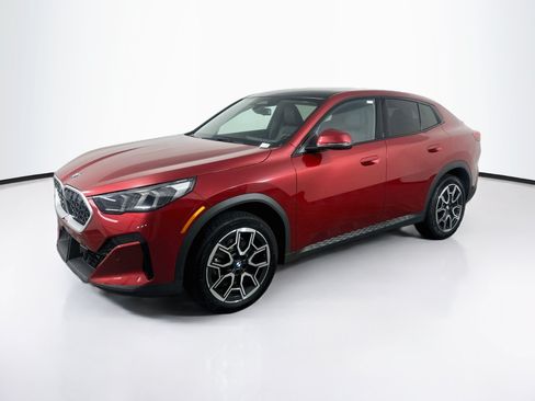 Used 2026 BMW X2 xDrive28i AWD/4WD image 3