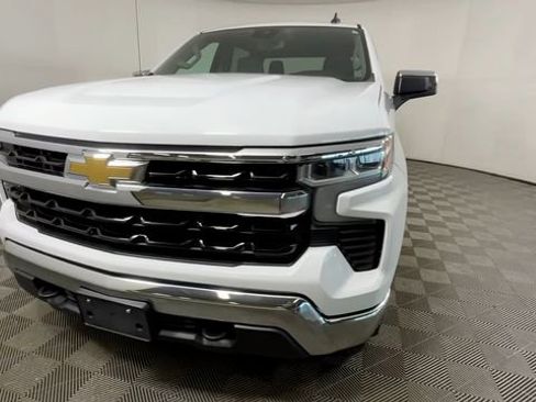 Used 2022 Chevrolet Silverado 1500 LT w/ Protection Package AWD/4WD image 13