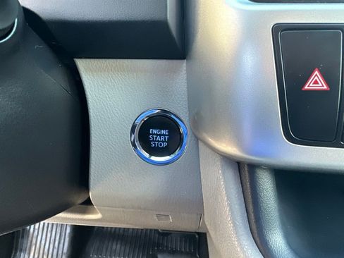 Used 2019 Toyota Highlander XLE AWD/4WD image 10