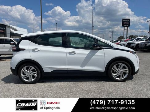 Used 2023 Chevrolet Bolt LT FWD image 9