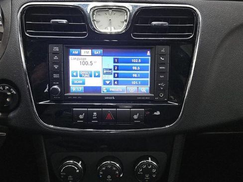 Used 2012 Chrysler 200 Limited FWD image 5