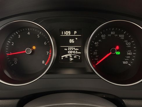 Used 2016 Volkswagen Jetta SE FWD image 23