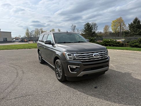 Used 2021 Ford Expedition Limited AWD/4WD image 3