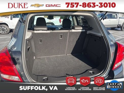 Used 2022 Chevrolet Trax LT w/ LT Convenience Package image 7