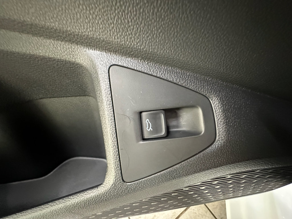 Used 2025 Volkswagen Jetta Sport FWD image 22