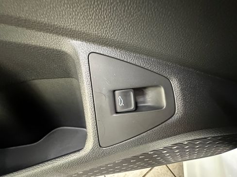 Used 2025 Volkswagen Jetta Sport FWD image 22