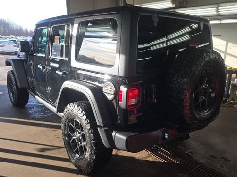 Used 2025 Jeep Wrangler Willys image 5