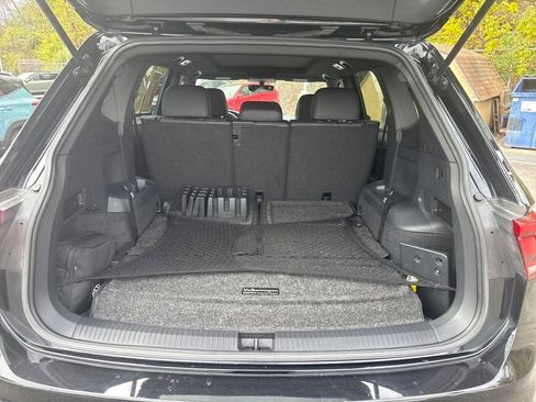 Used 2020 Volkswagen Tiguan SE R-Line image 22