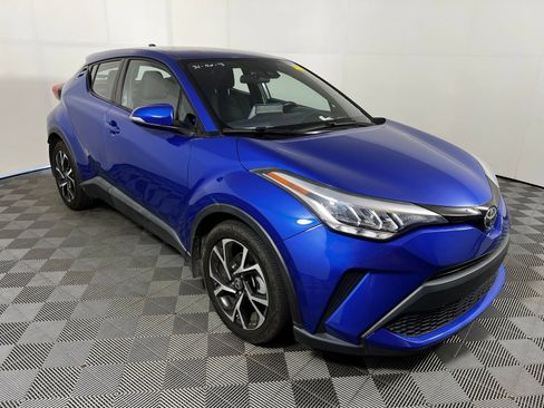 Used 2021 Toyota C-HR XLE FWD image 3