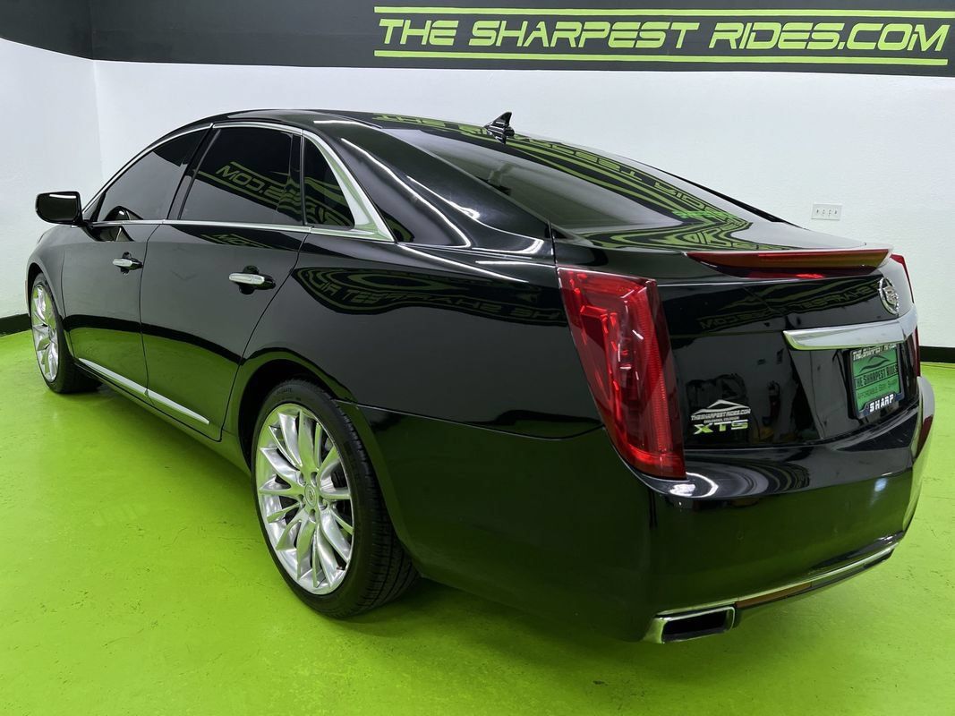 Used 2013 Cadillac XTS Platinum FWD image 7