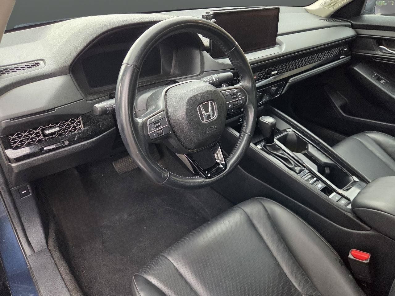 Used 2024 Honda Accord EX-L image 10