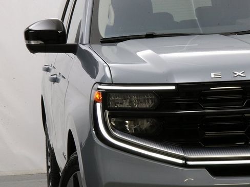 New 2025 Ford Expedition Max Platinum w/ Driver's Package image 4