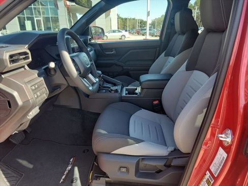 Certified 2025 Toyota Tacoma TRD Off-Road image 15