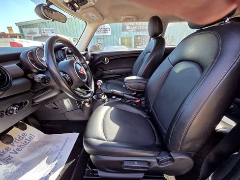 Used 2017 MINI Cooper 2-Door Hardtop FWD image 15