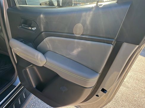 Used 2025 Chevrolet Colorado ZR2 w/ Technology Package image 22