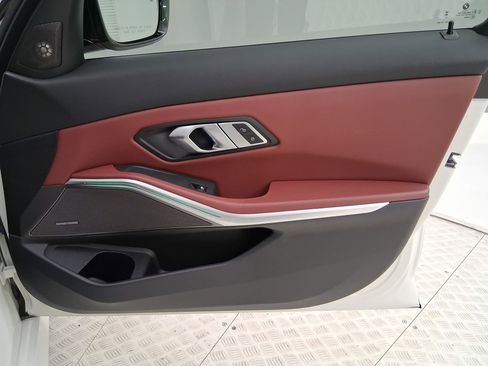 Certified 2023 BMW 330i Sedan w/ M Sport Package image 31