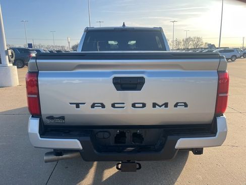 Used 2024 Toyota Tacoma TRD Sport image 4