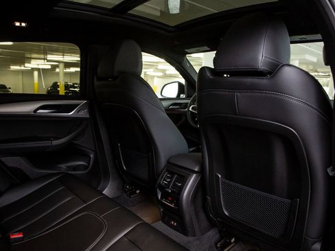 Certified 2025 BMW X4 xDrive30i image 25