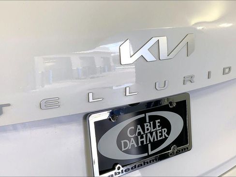 Certified 2025 Kia Telluride S FWD image 8
