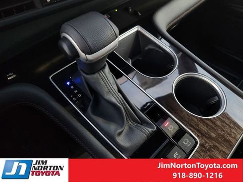 Used 2025 Toyota Sienna Limited AWD/4WD image 20