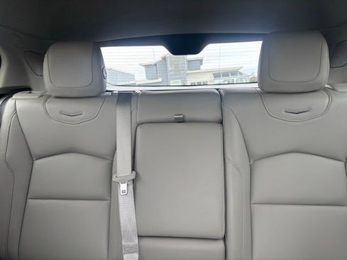 Used 2021 Cadillac XT4 Luxury w/ Cold Weather Package image 12