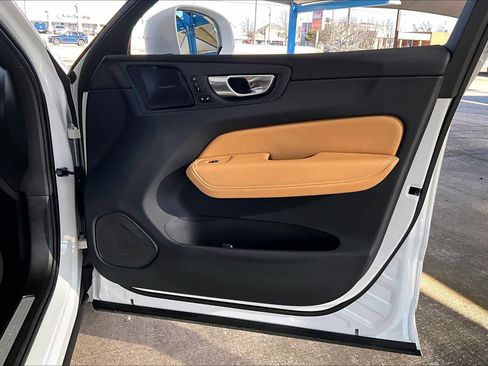 Used 2023 Volvo XC60 B6 Ultimate image 22