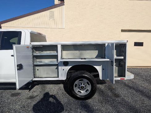 Used 2024 Chevrolet Silverado 2500 W/T w/ WT Convenience Package image 4