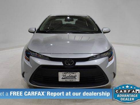 Used 2024 Toyota Corolla LE image 2