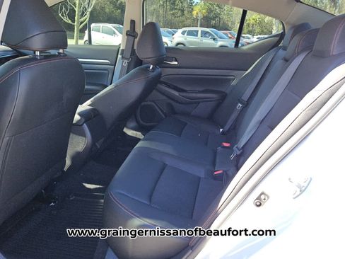 Used 2025 Nissan Altima 2.5 SR image 4