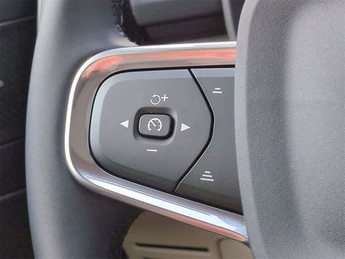 New 2026 Volvo XC40 B5 Ultra w/ Protection Package Premier image 24