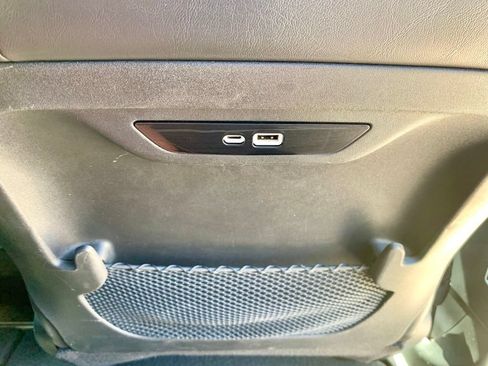 Used 2025 Chrysler Pacifica Limited FWD image 27
