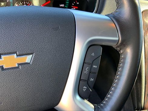Used 2017 Chevrolet Traverse LT image 18
