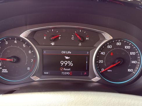 Used 2021 Chevrolet Traverse LT AWD/4WD image 18