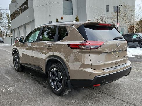 Certified 2024 Nissan Rogue SV w/ SV Premium Package image 4