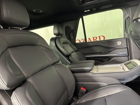 New 2025 Lincoln Navigator L Reserve w/ Jet Appearance Package image 23