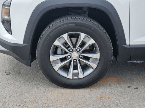 Used 2025 Chevrolet Equinox LT image 12