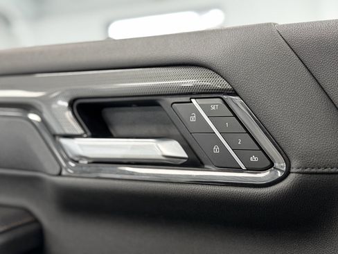 Used 2025 GMC Sierra 2500 AT4 image 19